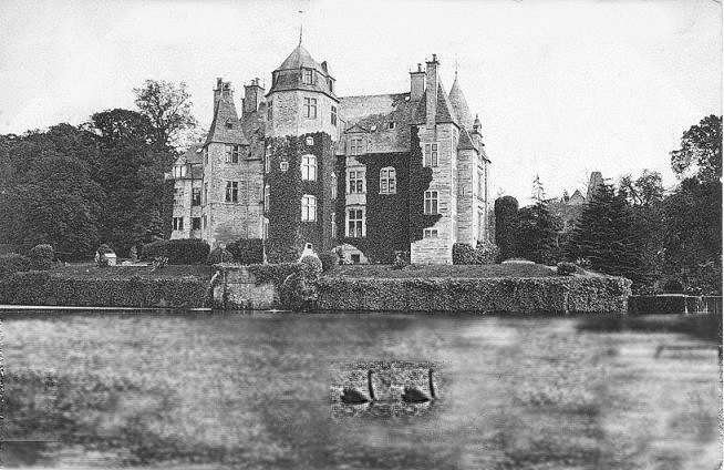 Le ch&acirc;teau des Ravalet 