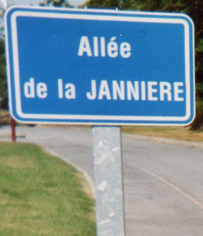 All&eacute;e de la janni&egrave;re, Doville (Manche)..